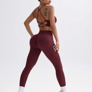 Slay Set – Conjunto Deportivo 2 Piezas para Mujer con Top de Tirantes y Leggings, Diseño con Lazo en Espalda