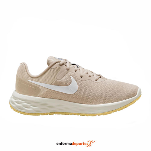 ZAPATILLA MUJER NIKE REVOLUTION 6 NEXT NATURE | SANDDRIFT/WHITE-TOPAZ GOL