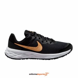 ZAPATILLA JUNIOR NIKE REVOLUTION 6 | BLACK/METALLIC GOLD-WHITE